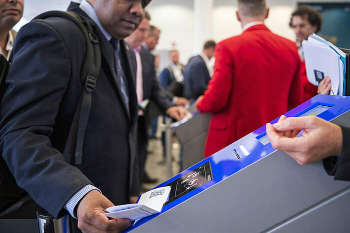 WindEnergy Hamburg - Stelen am Einlass WindEnergy Hamburg - Stelen am Einlass